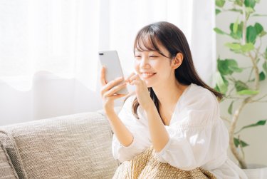 LINE広告とは？入札の仕組みや配信面の種類、費用をまとめて見やすく解説